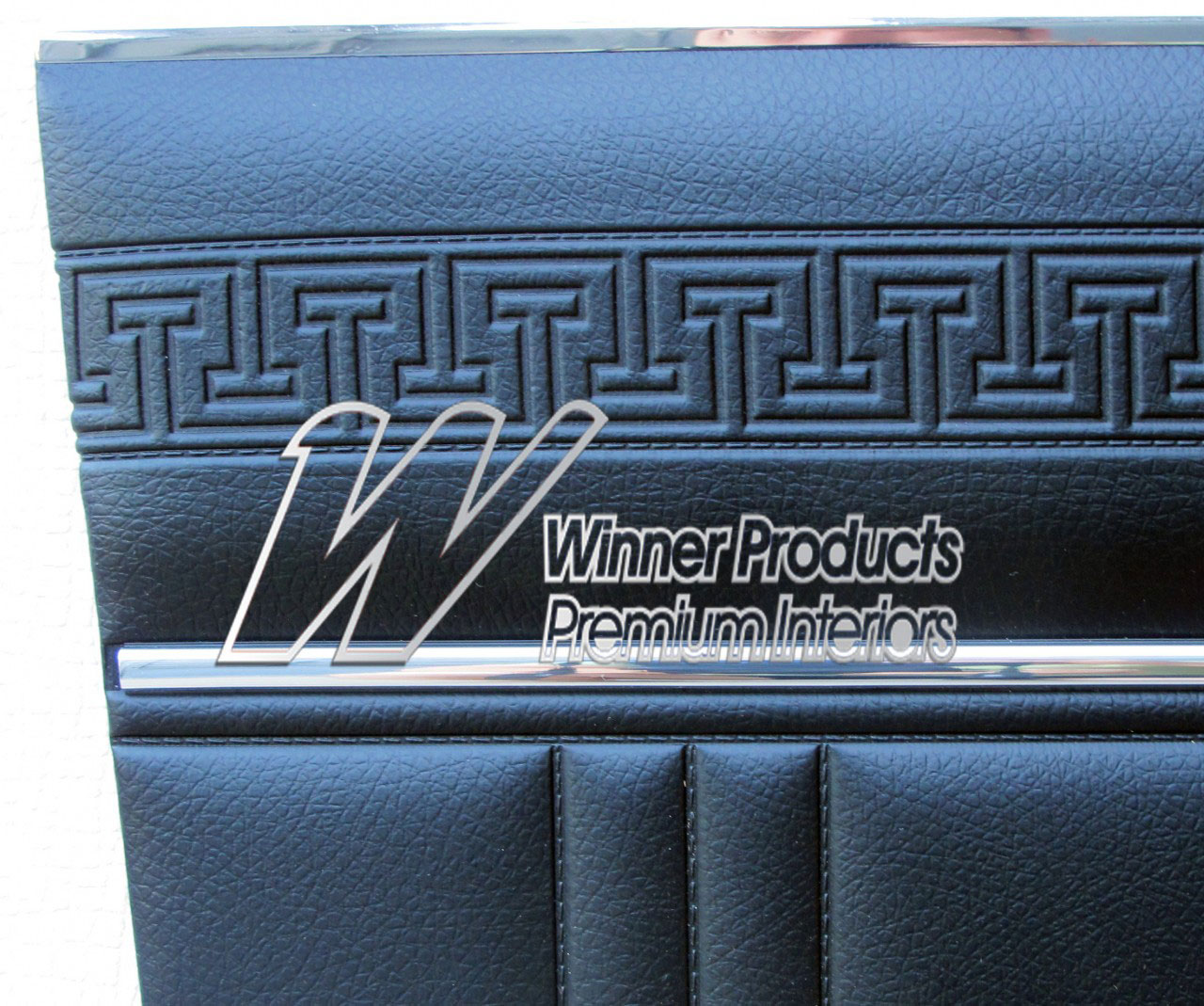 Holden Kingswood HG Kingswood Sedan 10G Black & Cloth Door Trims (Image 3 of 4)
