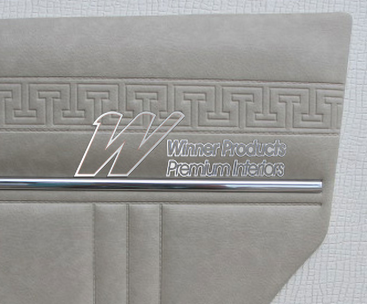 Holden Kingswood HG Kingswood Wagon 18E Sandalwood Door Trims (Image 4 of 13)