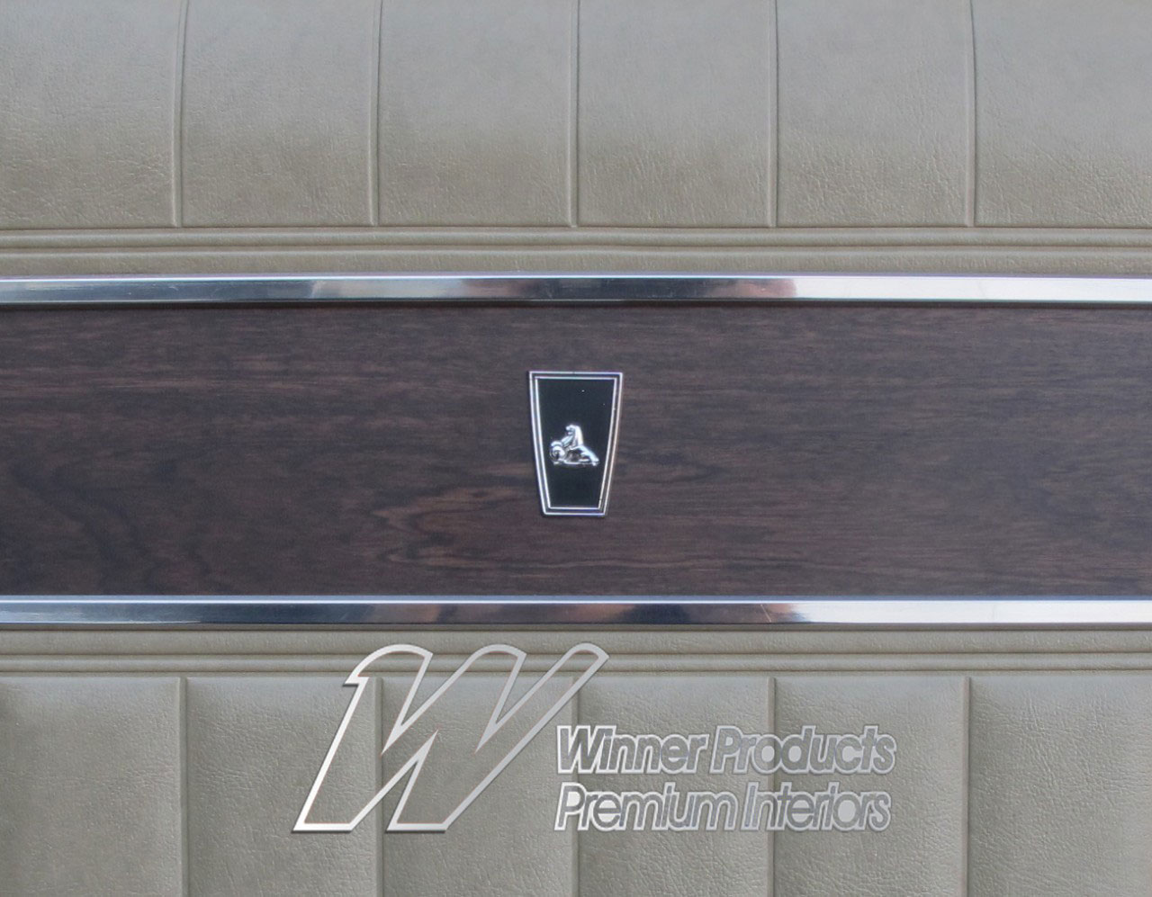 Holden Premier HK Premier Sedan 18R Buckskin Beige Door Trims (Image 4 of 14)