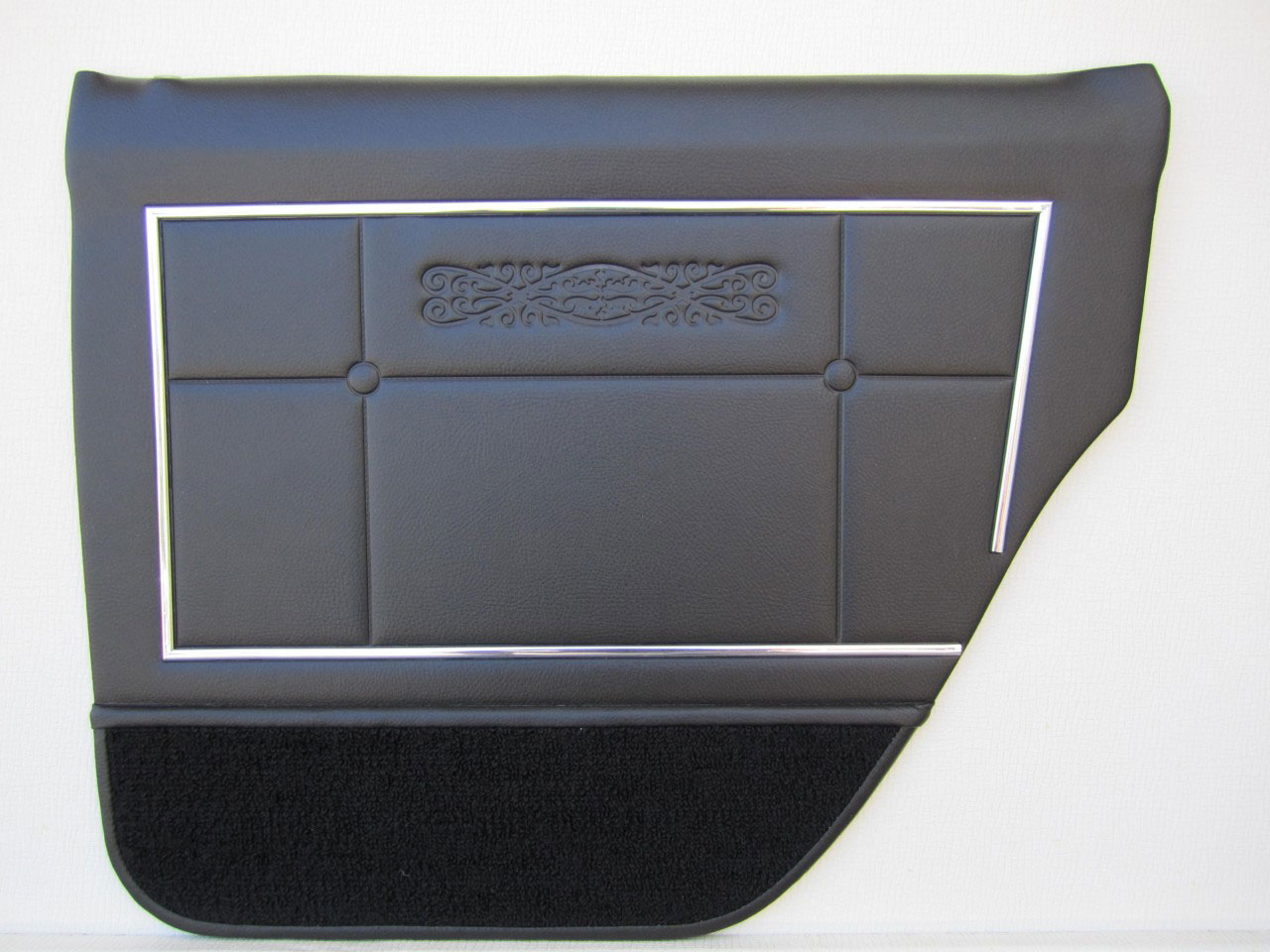 Holden Premier HT Premier Sedan 10R Black Door Trims (Image 4 of 11)