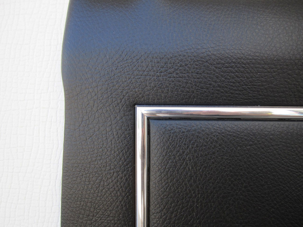 Holden Premier HT Premier Sedan 10R Black Door Trims (Image 5 of 11)