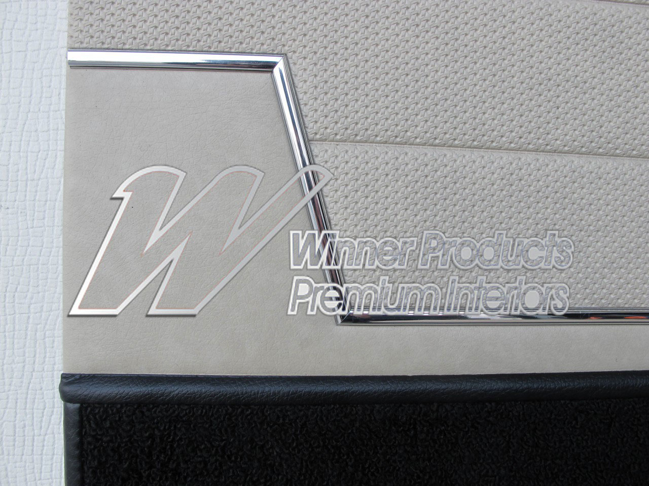 Holden Monaro HT Monaro GTS Coupe 18X Sandalwood & Black Door Trims (Image 10 of 14)